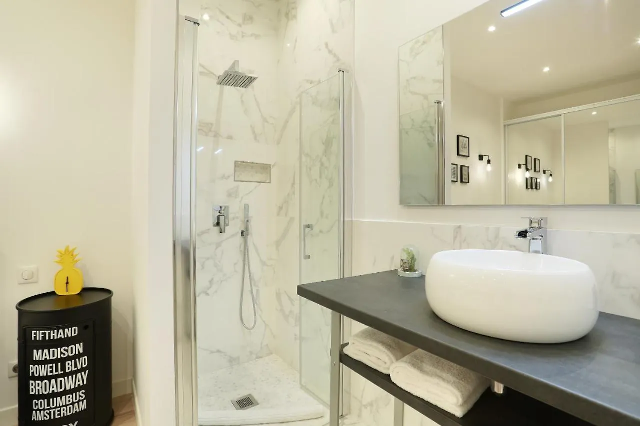 Pick A Flat Higher Marais Apartment *