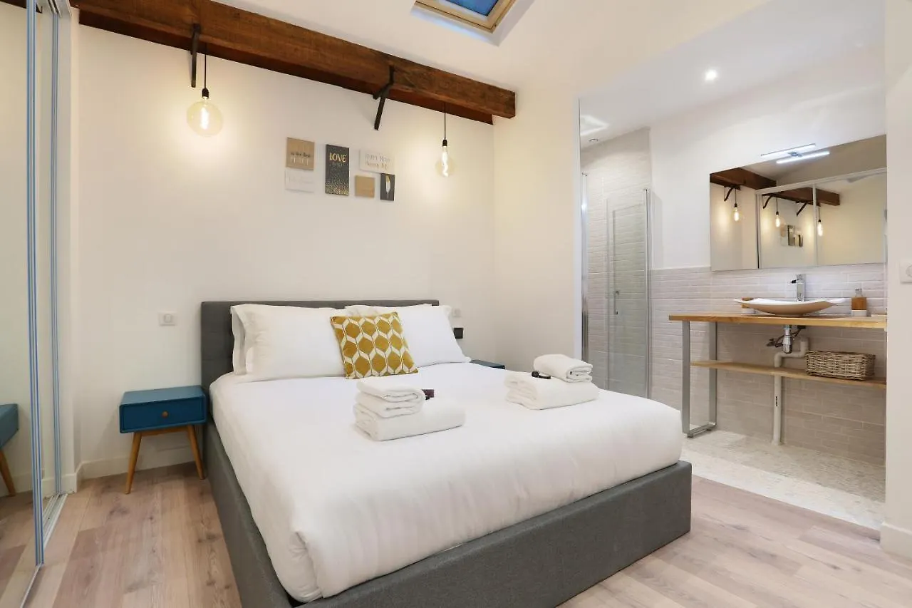 Pick A Flat Higher Marais Apartment *